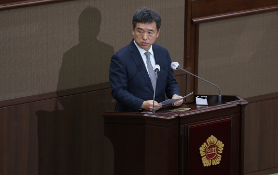 서정협 서울시장 권한대행이 14일 서울시의회에서 제296회 임시회 인사말을 하고 있다.   [연합뉴스]